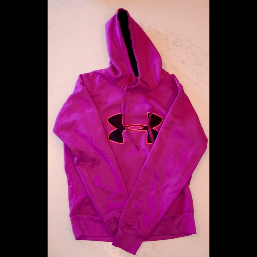 Under Armor sweatshirt